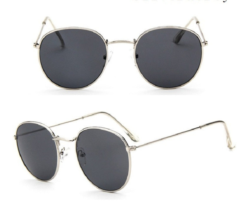 Women Retro Round Sunglasses – Timeless Elegance with a Modern Touch